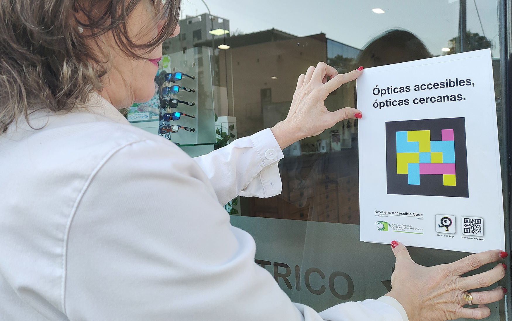 Ópticos-optometristas andaluces mejoran la accesibilidad en 1.800 ópticas